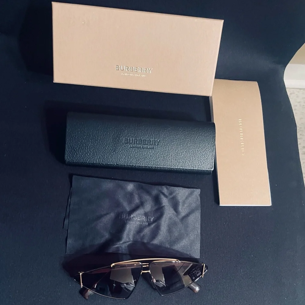 🔥🔥🔥Burberry Sunglasses 68MM - Picture 13 of 16